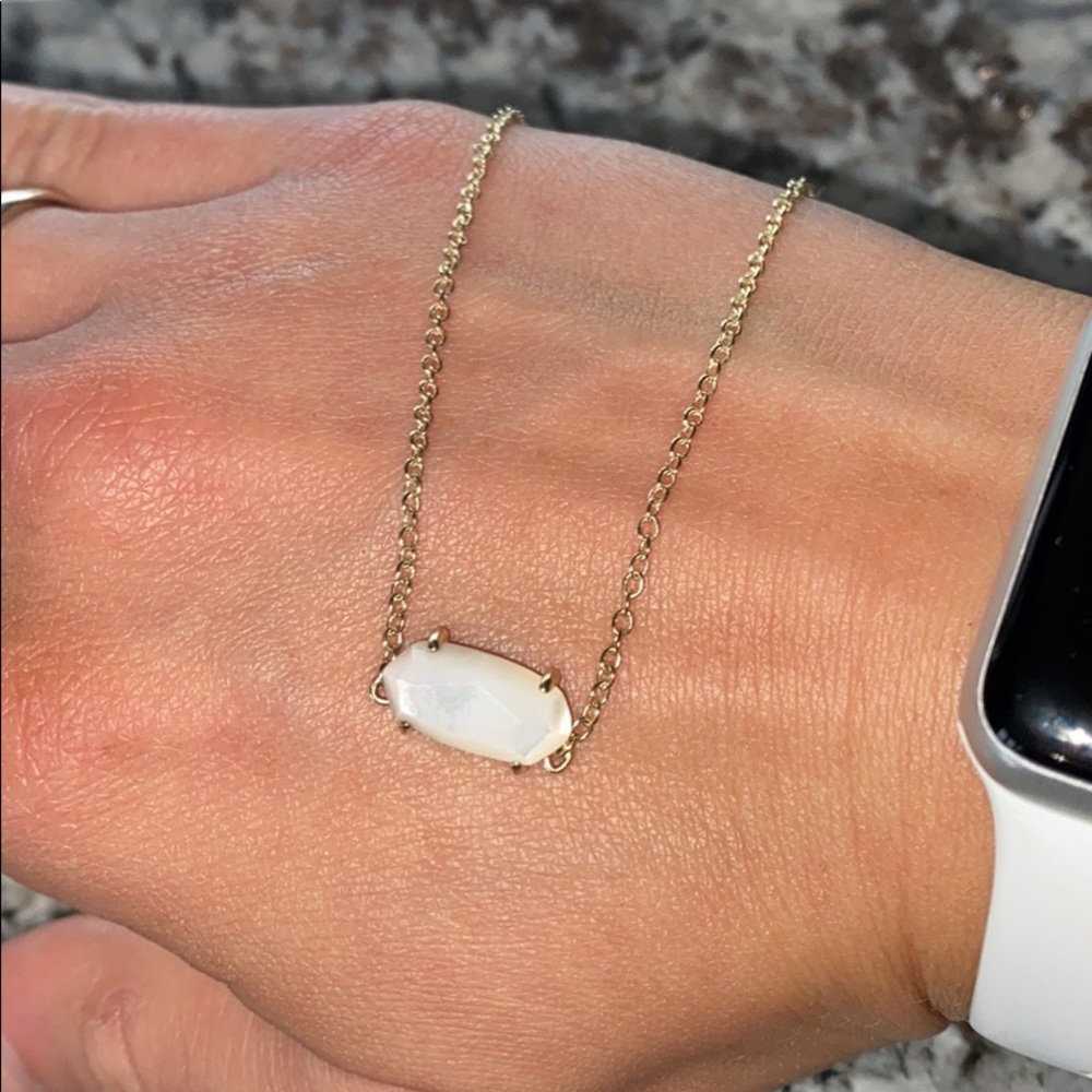 Kendra Scott Necklace - White pendant gold chain